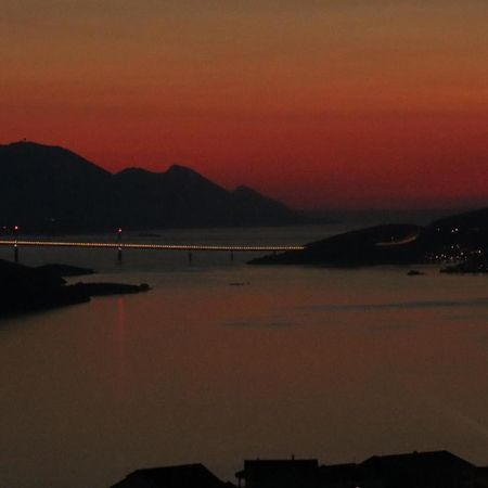 Apartmani Mate ネウム エクステリア 写真