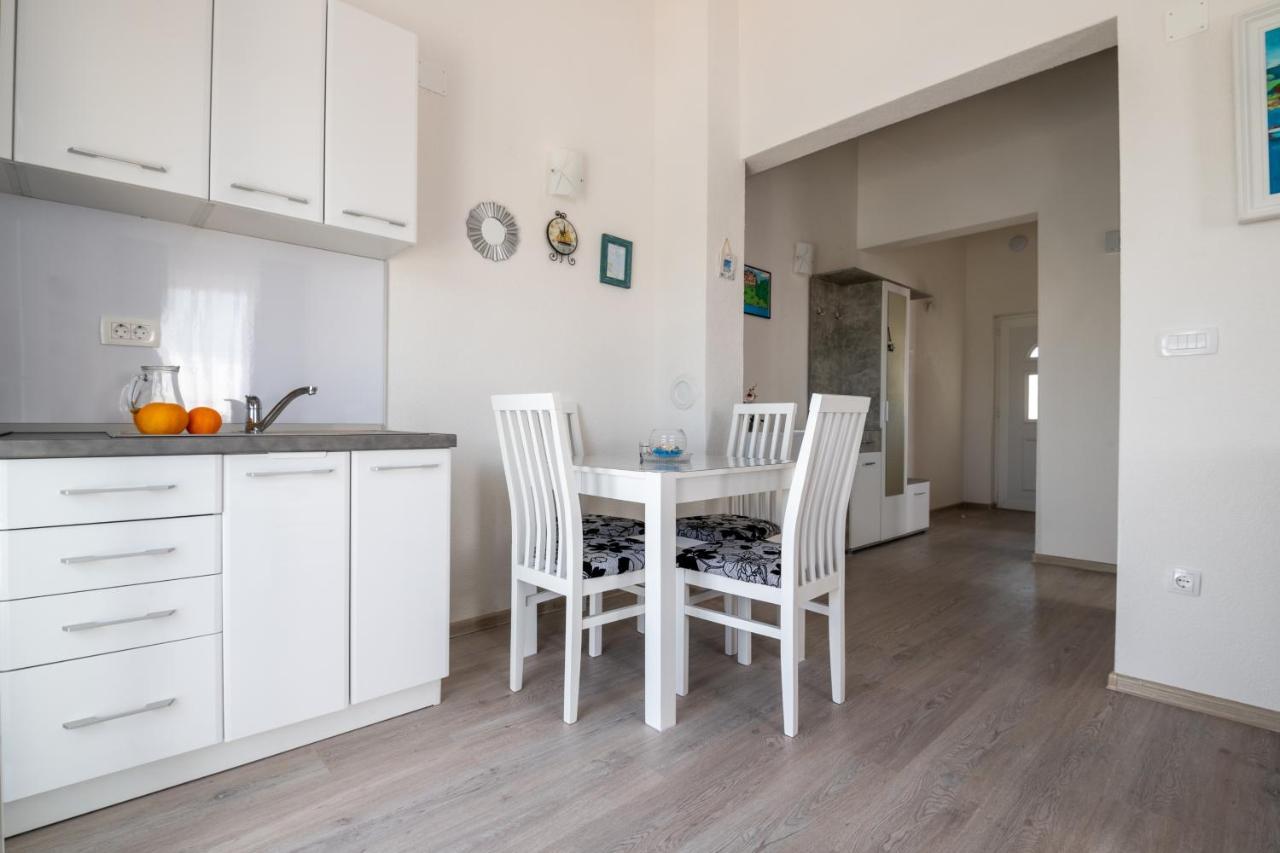Apartmani Mate ネウム エクステリア 写真