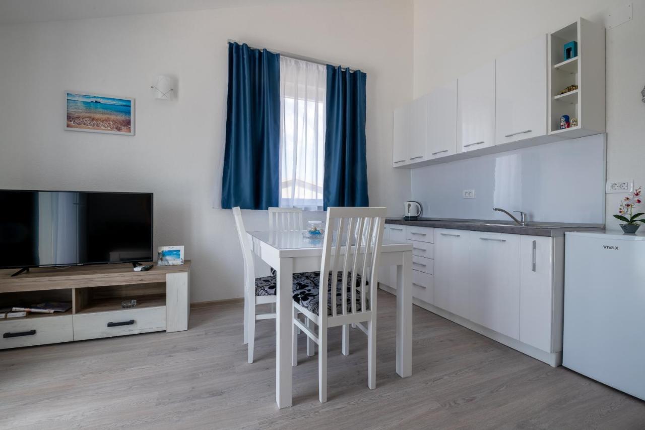 Apartmani Mate ネウム エクステリア 写真