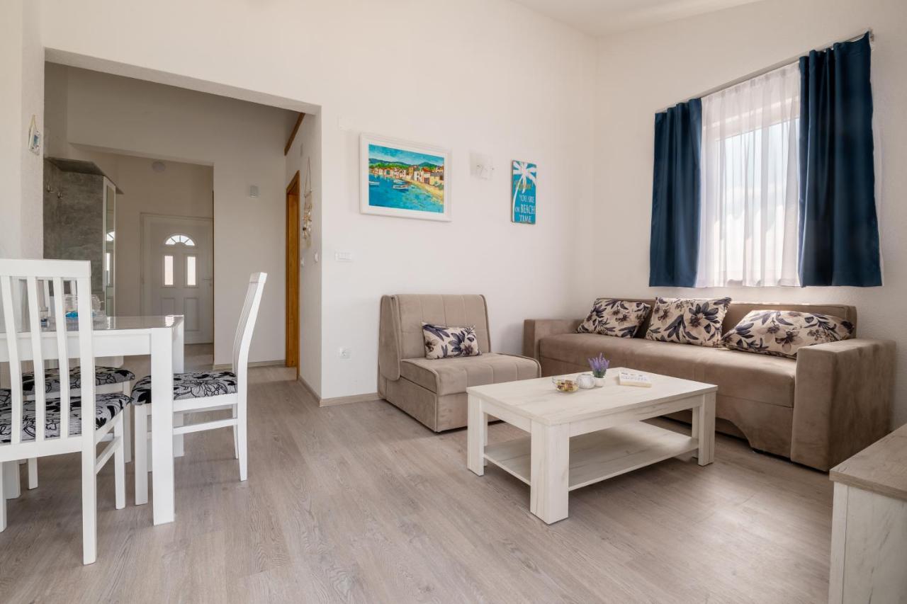 Apartmani Mate ネウム エクステリア 写真